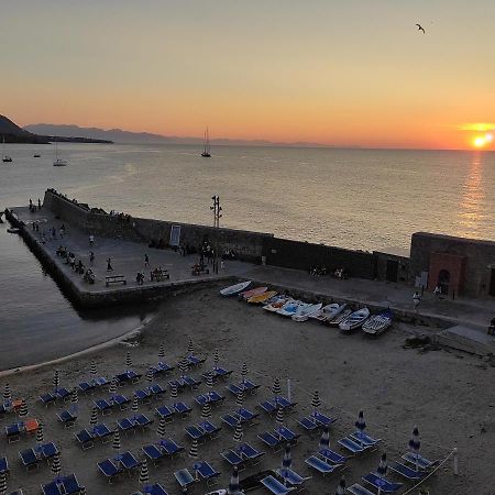 Casa Vacanze Tramonto Alla Marina 切法卢 外观 照片
