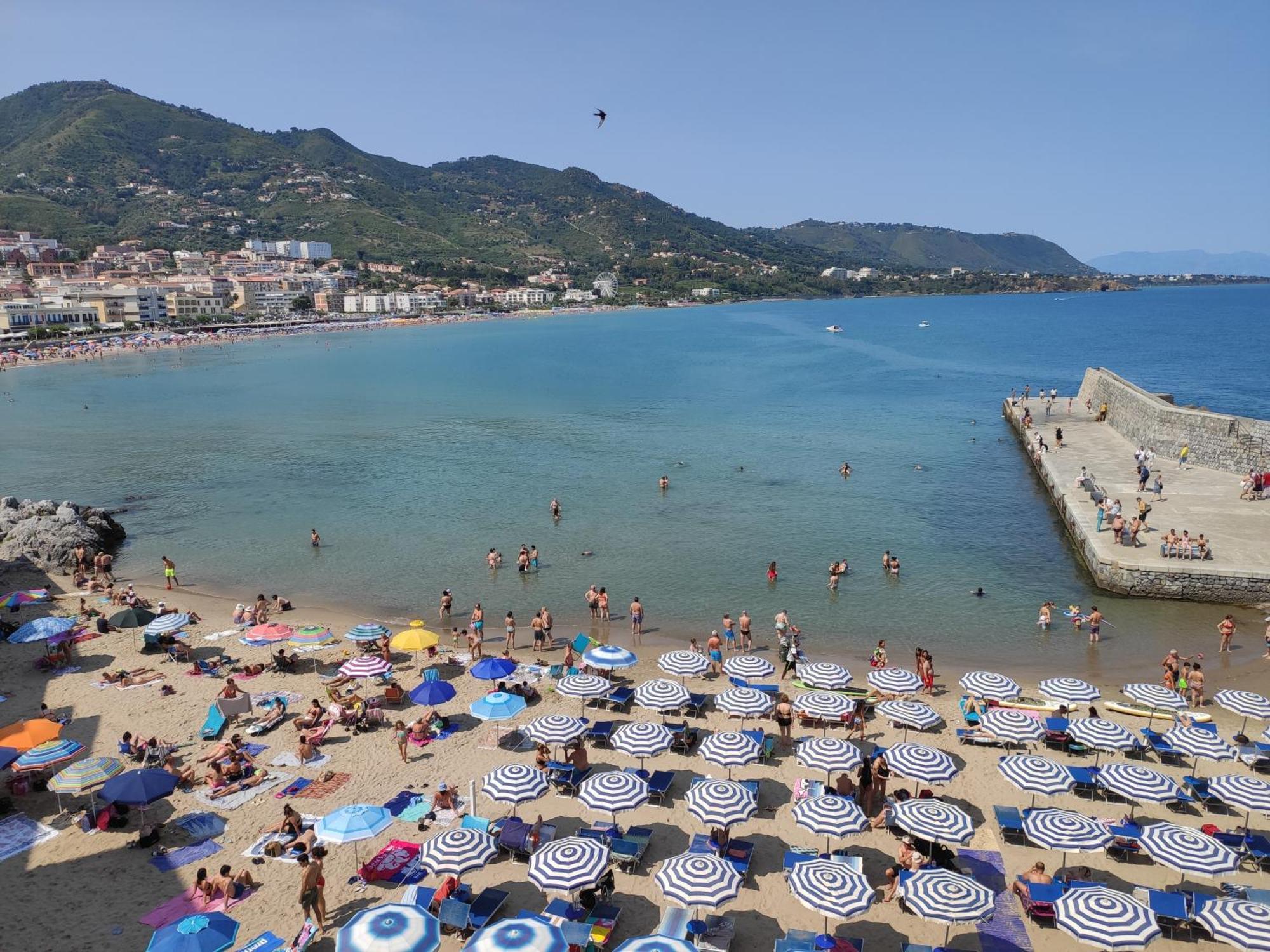 Casa Vacanze Tramonto Alla Marina 切法卢 外观 照片
